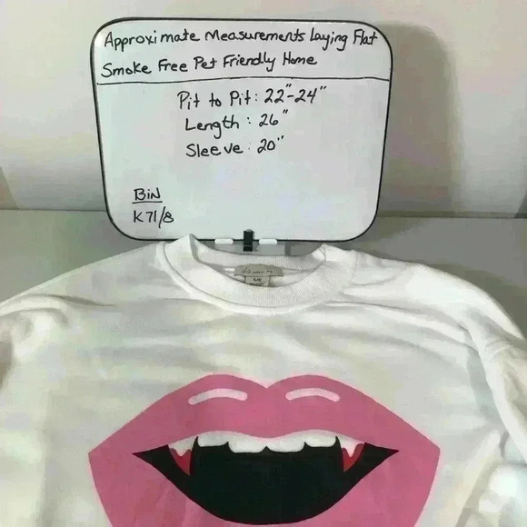 if it were me, women Halloween Pink Vampire Lips on White Sweatshirt size Small - Picture 9 of 9